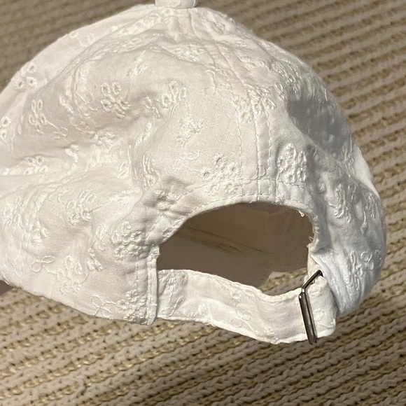 Francesca's Collections White Eyelet Cap - Picture 4 of 4